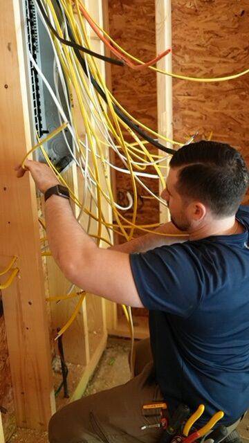 Electrician FIxing